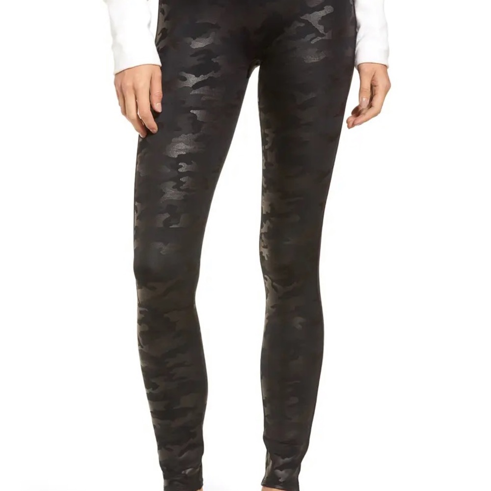 NWT Spanx Faux leather leggings camo sz M